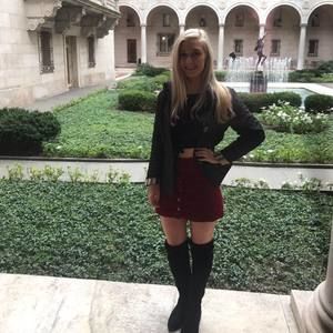 Meet your Posher, Emily