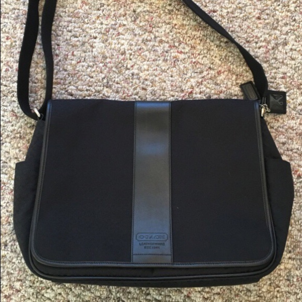 Signature Coach messenger bag