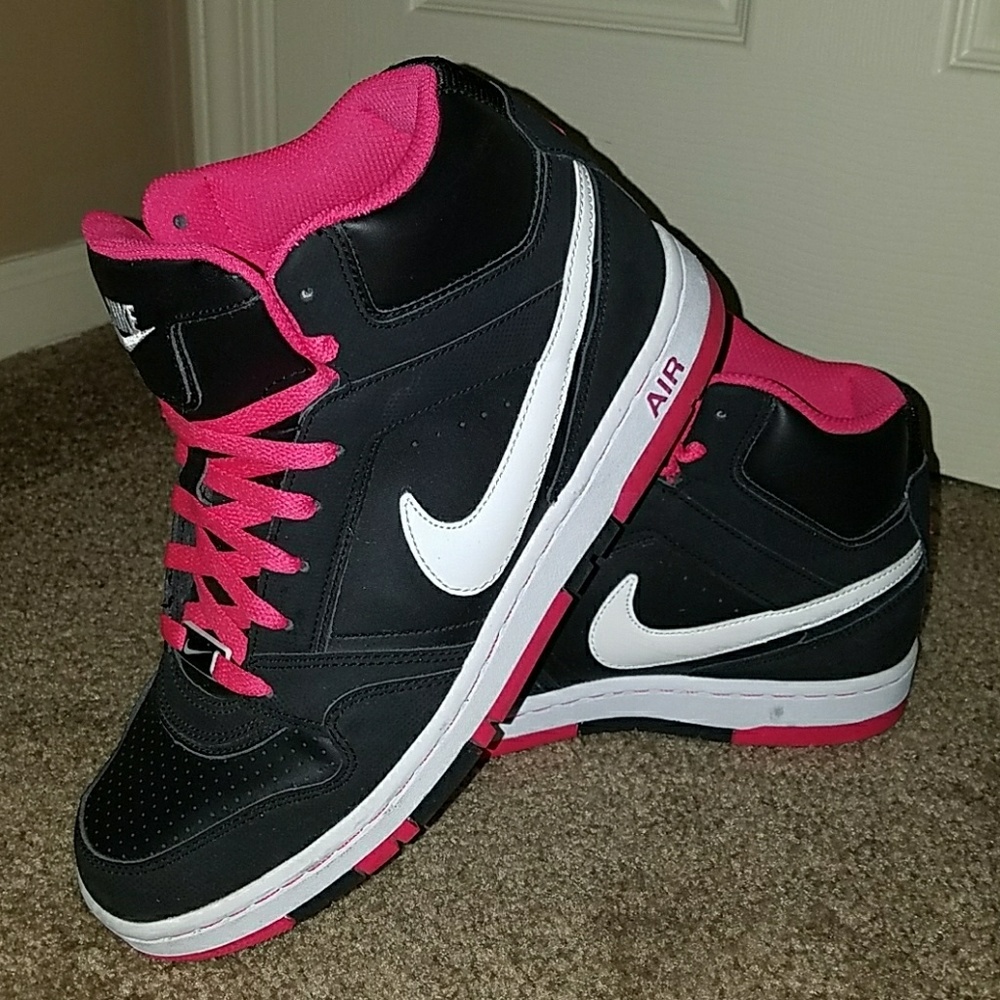 Nike Air Max Tennis Shoes