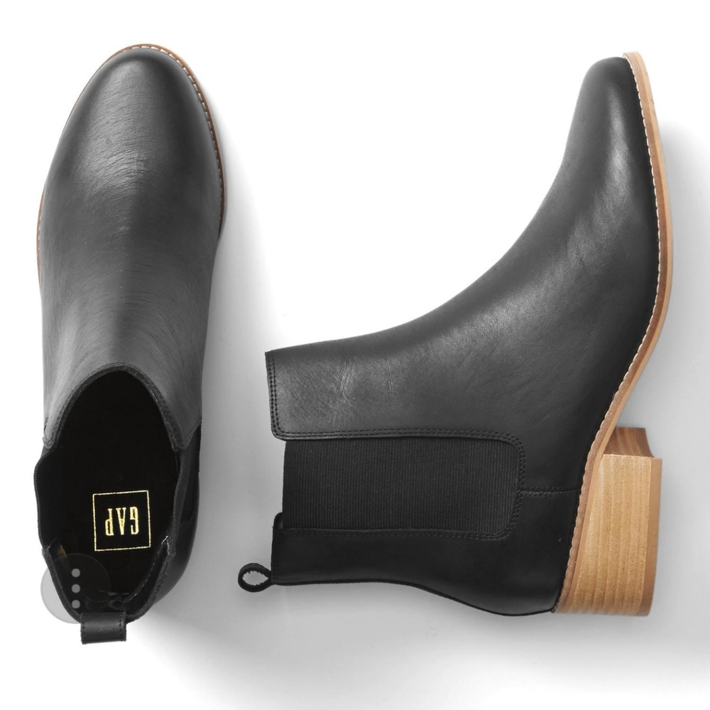 GAP Bla k Chelsea ankle boots