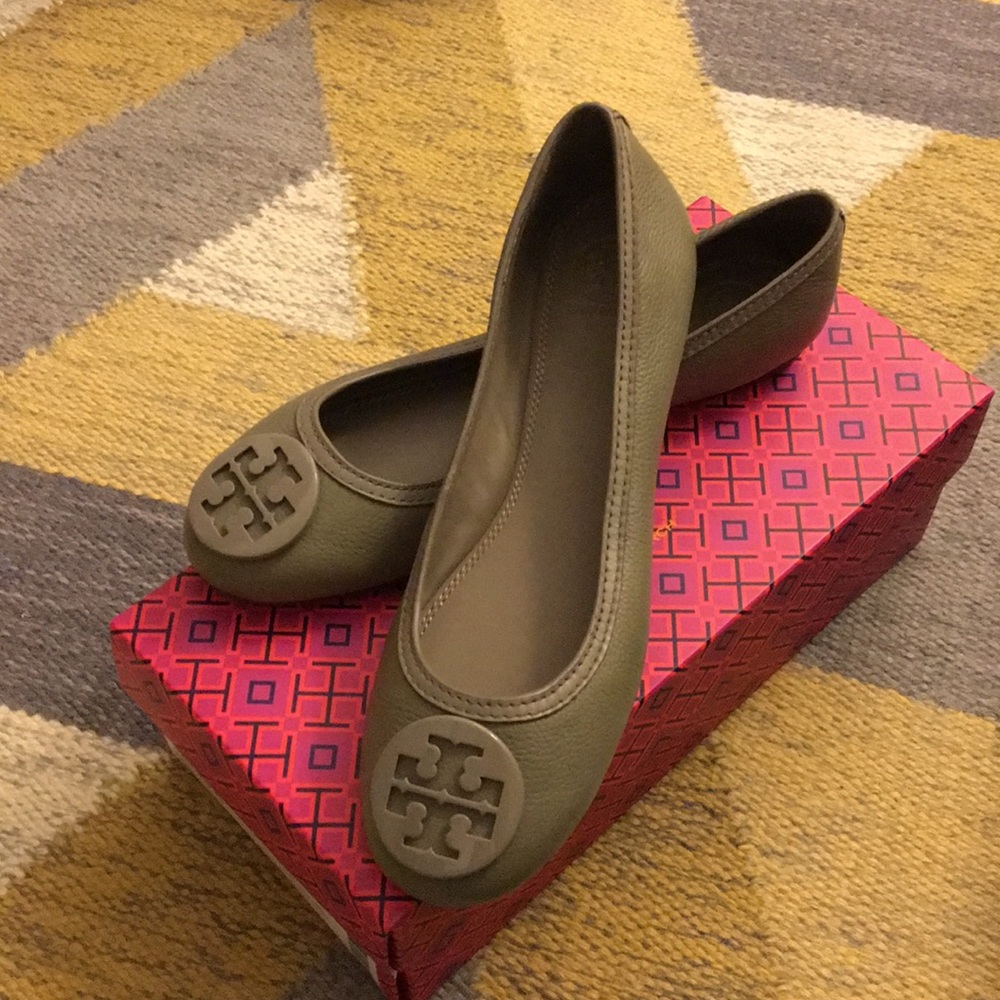 Tory Burch Abby leather ballet flats, gray, size 9