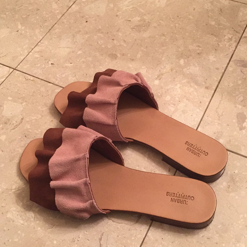 Urban Outfitters Suede Ruffle Slides - Picture 3 of 4