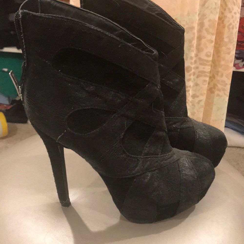 BLACK PLATFORM BOOTIES