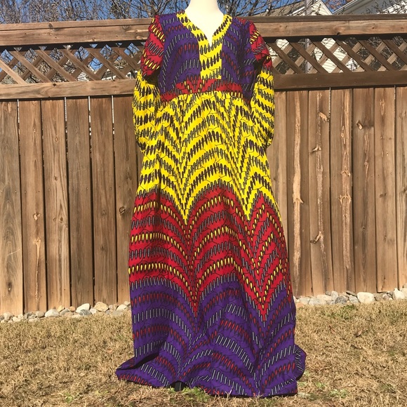 ❌SOLD❌African Print Women’s Plus Size Maxi Dress - Picture 5 of 8