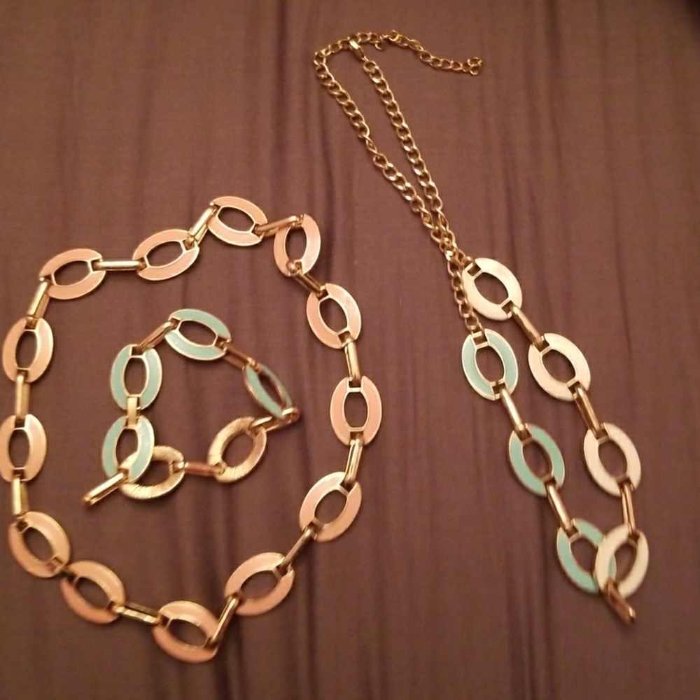 Choker necklace and bracelet set