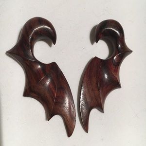 Bat wing plugs 1/2”