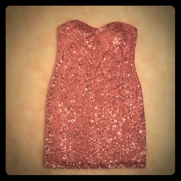 Jump Apparrel Dresses & Skirts - NWT Pink Sequin Strapless Dress