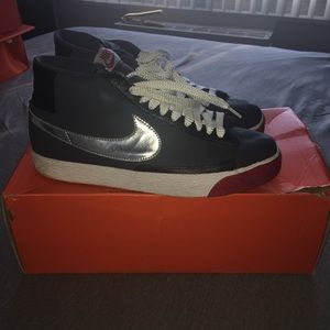 Nike blazer high