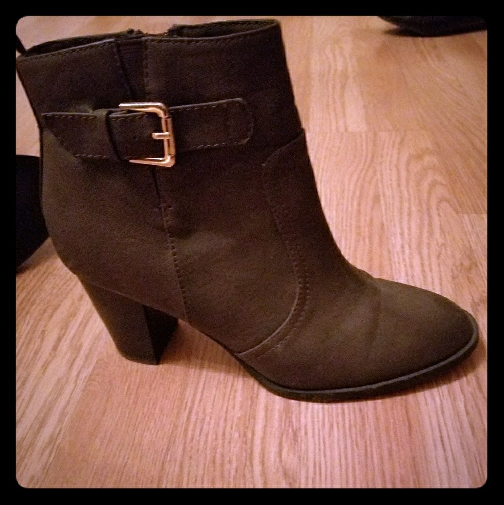SOLD Booties/Ankle boots