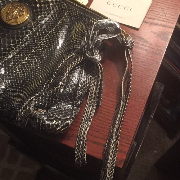 Sold Authentic Gucci shake clutch mint! - Picture 2 of 7