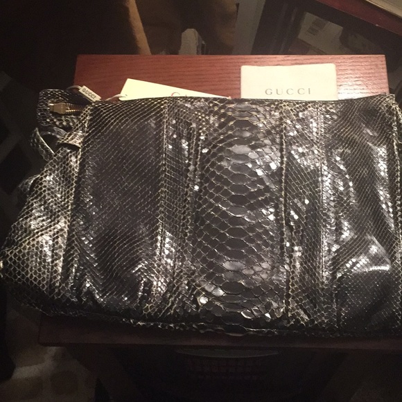Sold Authentic Gucci shake clutch mint! - Picture 5 of 7