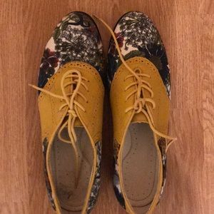 Bass Yellow Printed Oxford Shoes - Sz 8 - $65 OBO