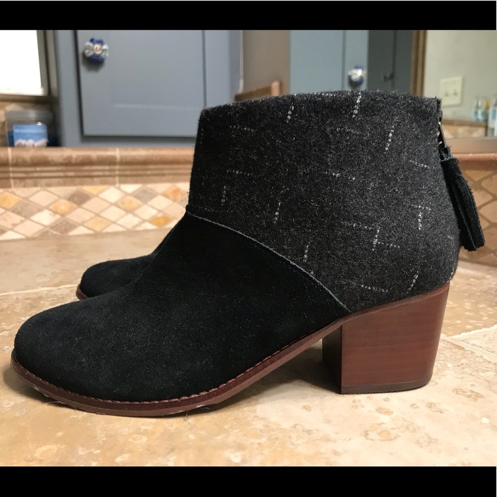 Toms suede booties