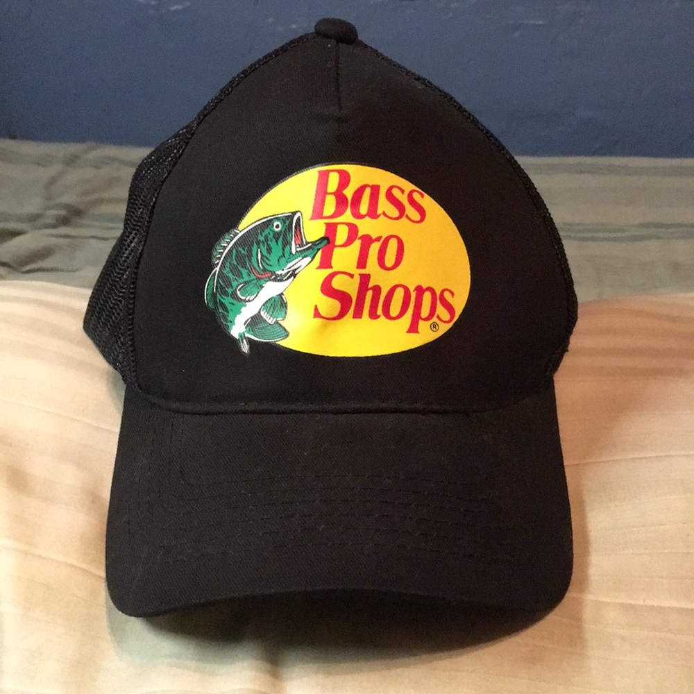 Bass Pro trucker hat. Never been worn. Unisex.