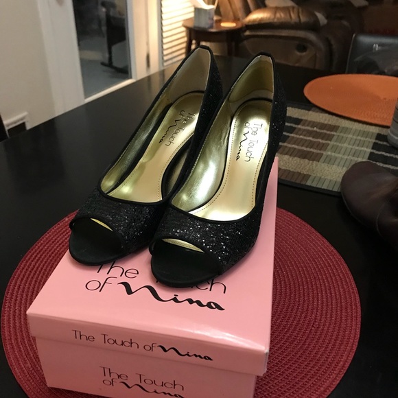 Nina Shoes - The Touch of Nina black sequins heels. Size 7