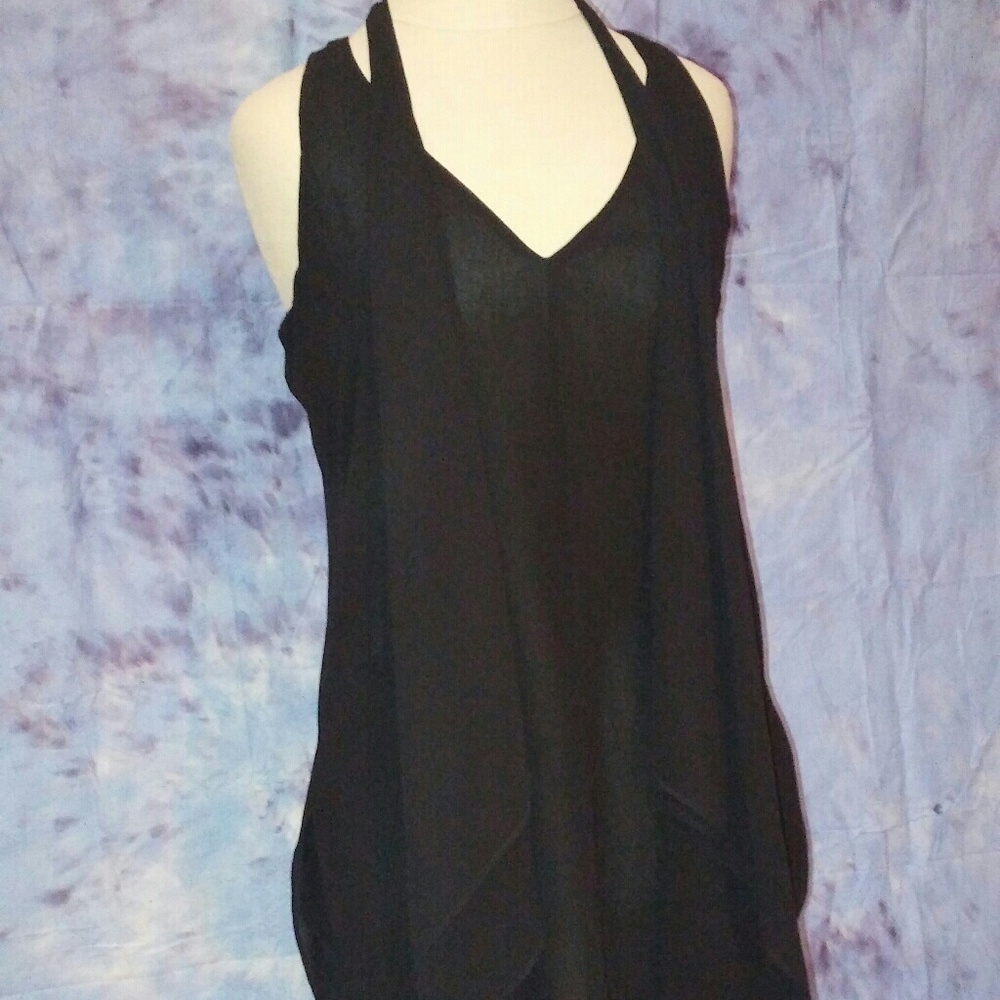 🔽White House Black Market sleeveless top & scarf