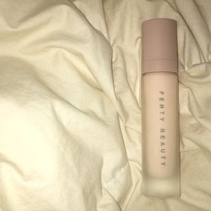 Fenty beauty instant retouch primer by Rihanna