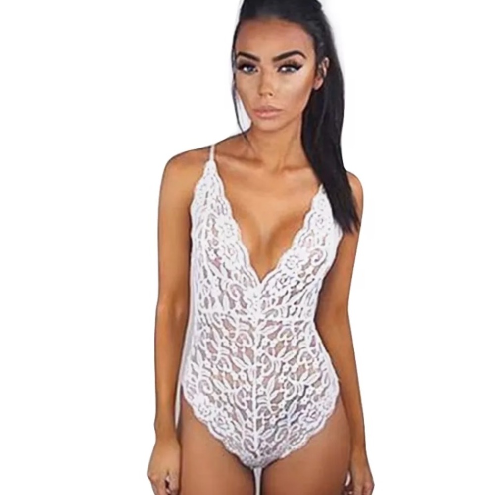 White lace v neck bodysuit S