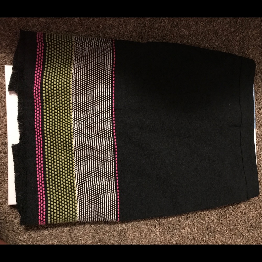 Trina Turk tweed size 4 skirt