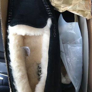 UGGS MOCCASINS BLACK