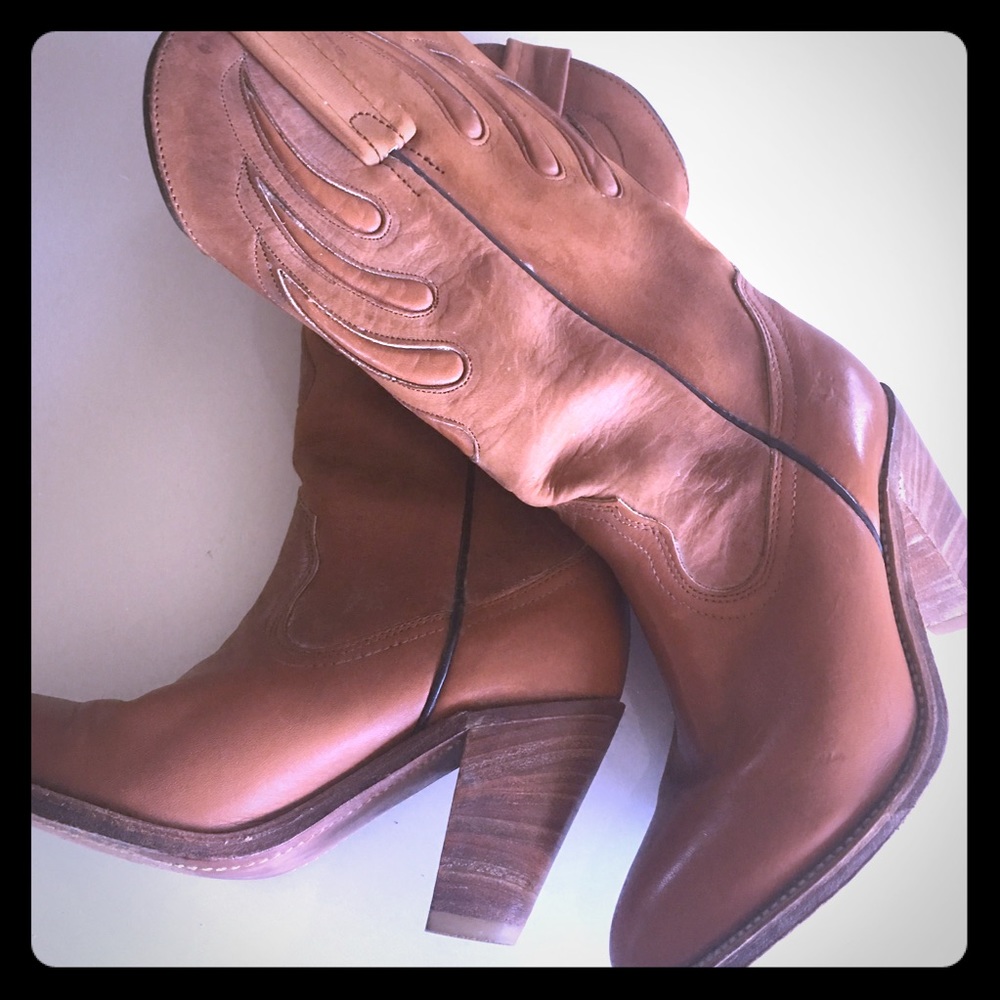 Vintage Frye boots. In great condition size 6.5