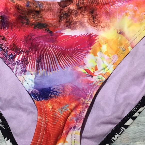 Women's bikini - Picture 4 of 5