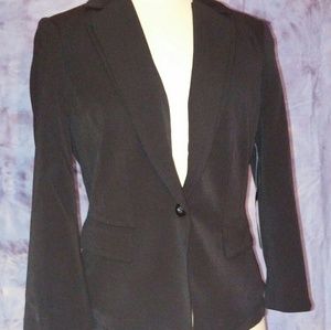 🔽White House Black Market Black blazer