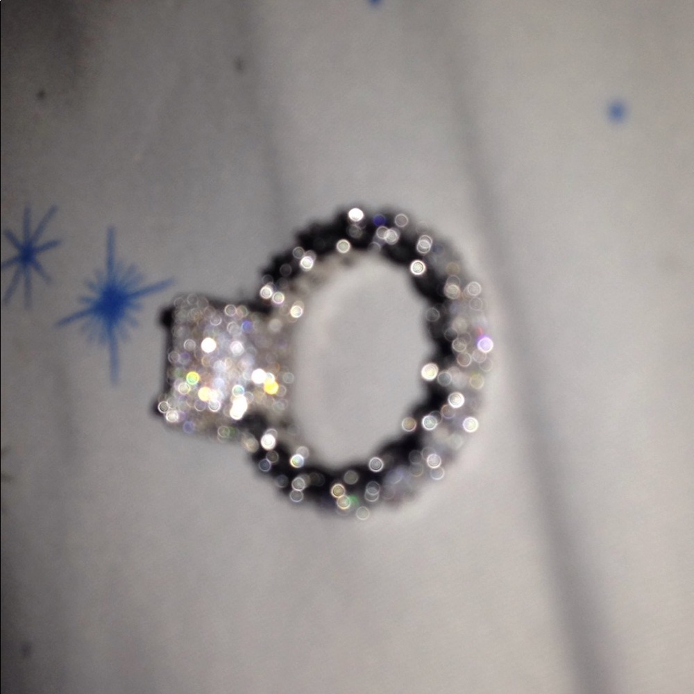 Ring - Picture 4 of 5