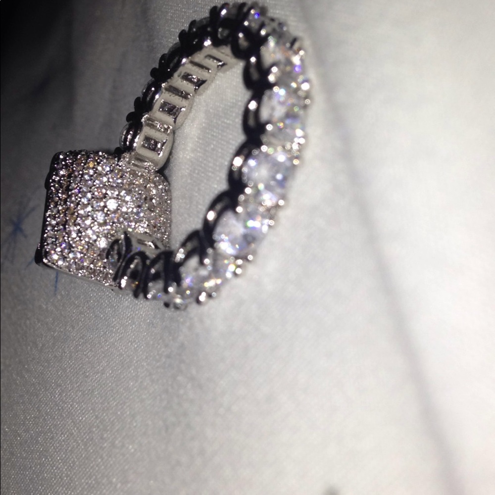 Ring - Picture 5 of 5