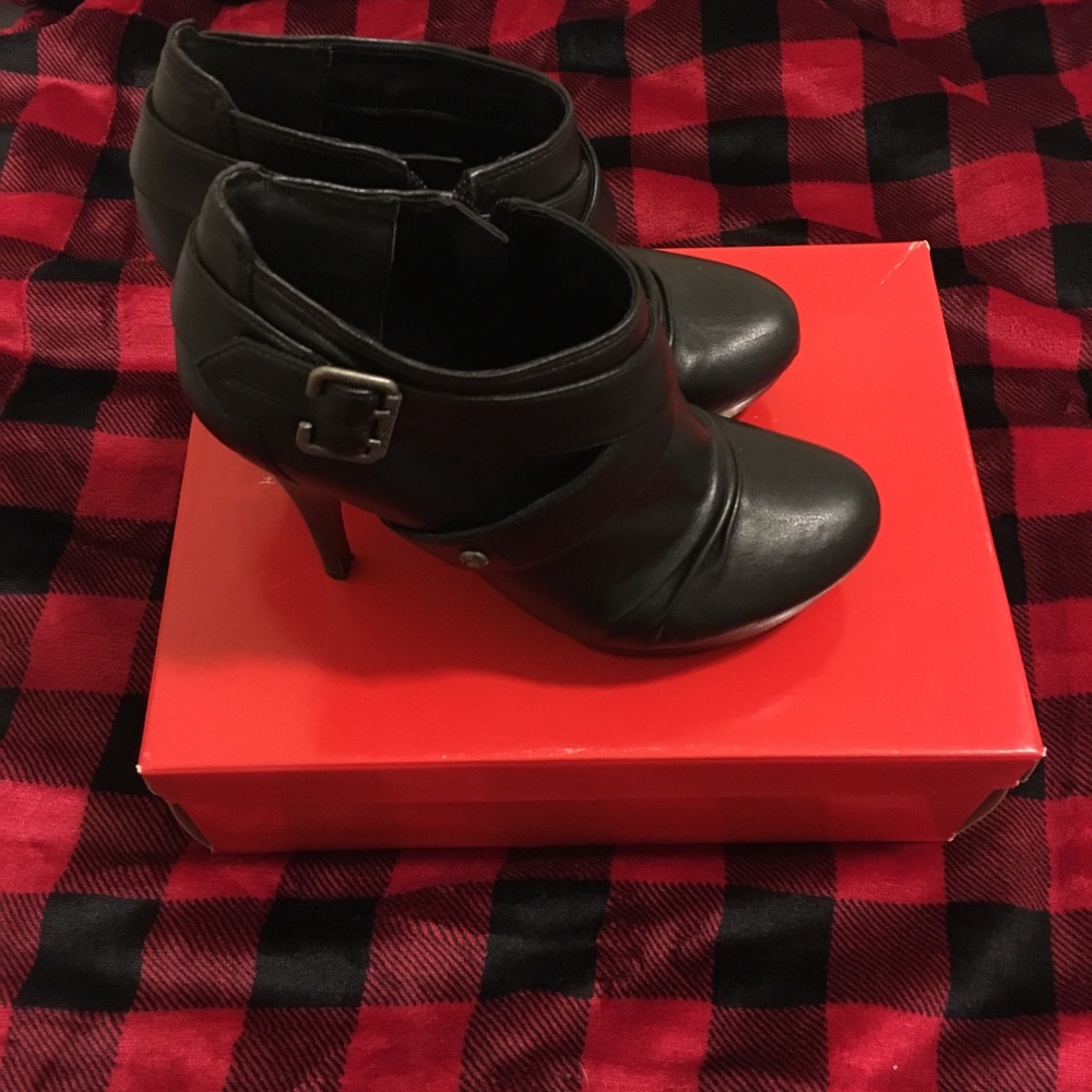 Guess high heel booties
