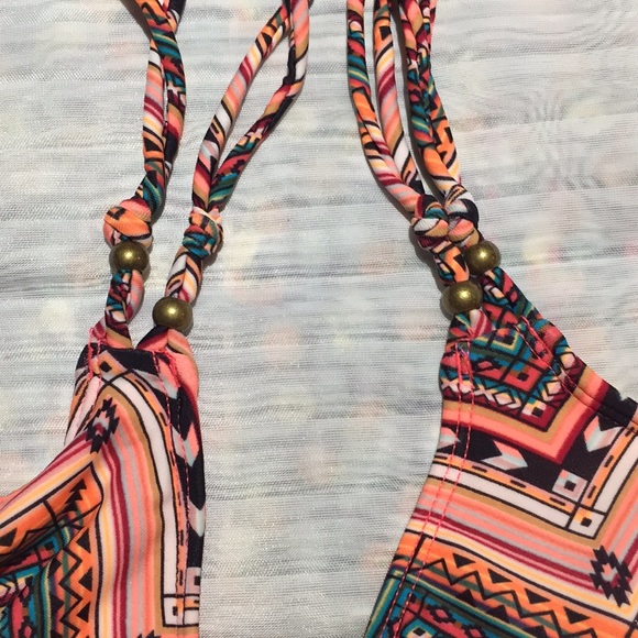 Bikini - Picture 3 of 3