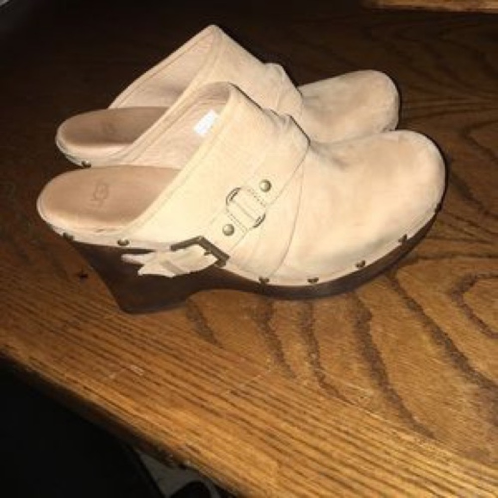 Ugg clogs