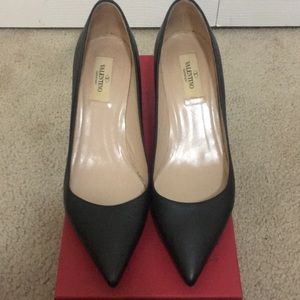 Valentino black kitten heels sz 38