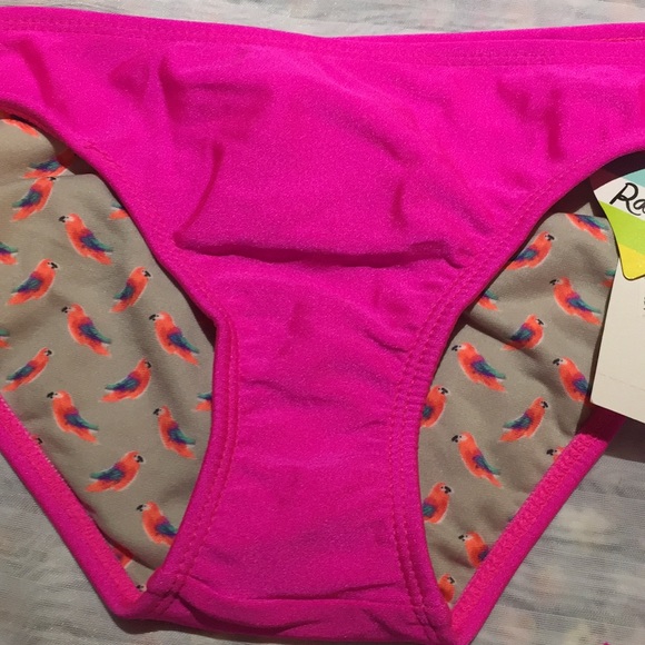 Bikini - Picture 3 of 4