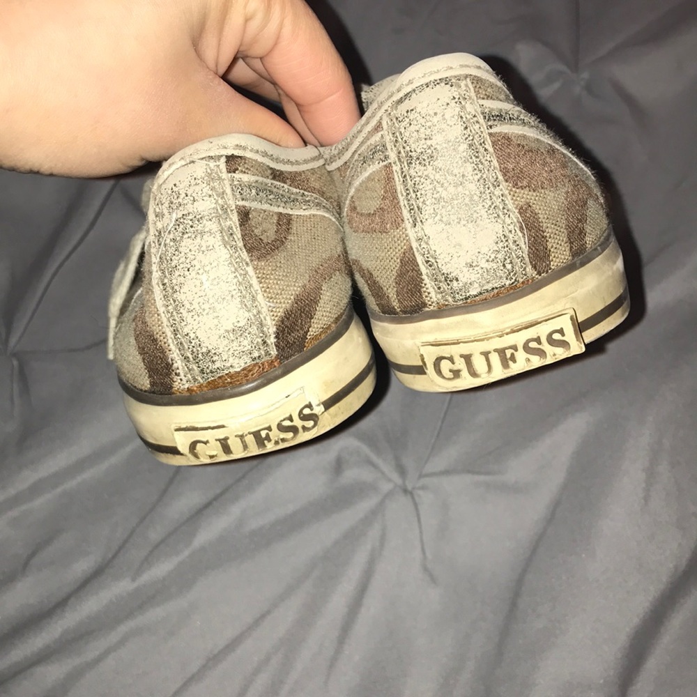 🌵Guess shoes🌵 - Picture 2 of 3