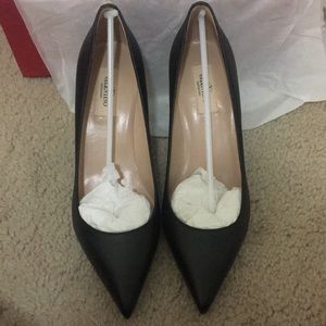 Valentino Black pumps kitten heels size 38