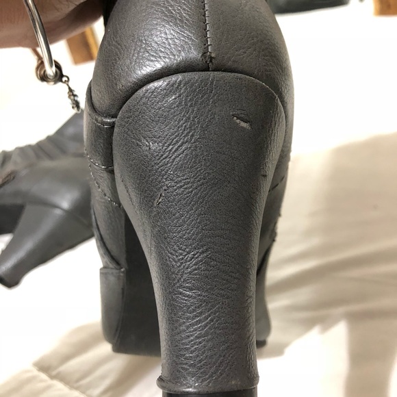 🌸OFFERS WELCOME🌸 Fergalicious by Fergie Booties - Picture 4 of 6