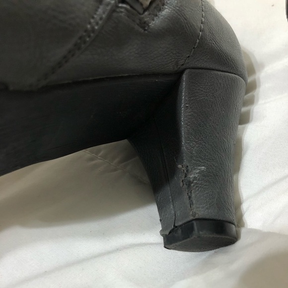 🌸OFFERS WELCOME🌸 Fergalicious by Fergie Booties - Picture 5 of 6