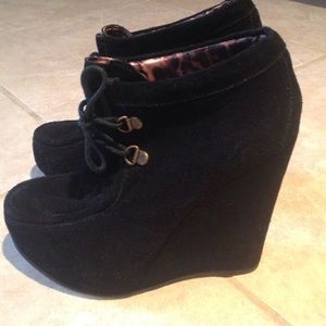 Betsy Johnson Wedge Platform Suede Booties