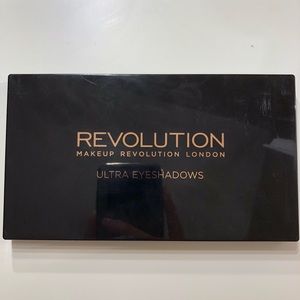 *** SOLD *** M.R. - matte eyeshadow palette