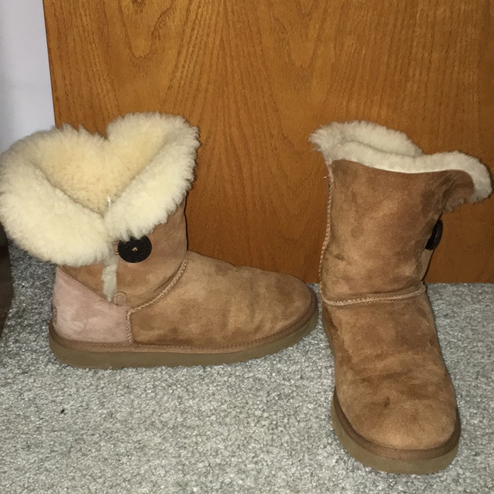 Bailey Button Uggs