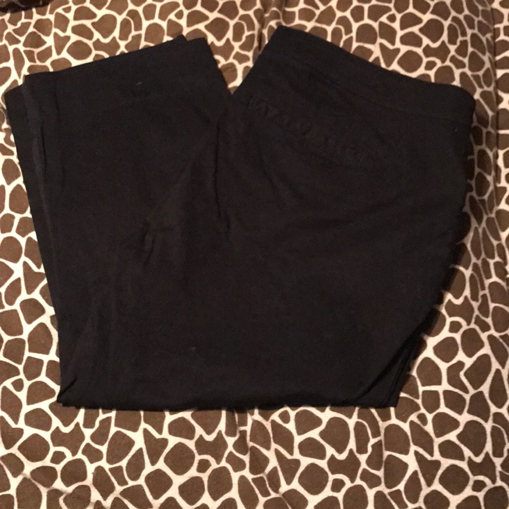 Capri black dress pant
