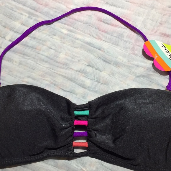 Bikini - Picture 2 of 3