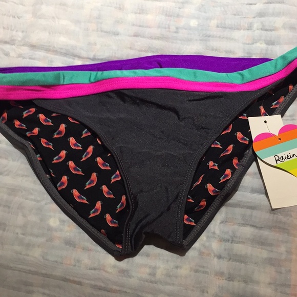 Bikini - Picture 3 of 3