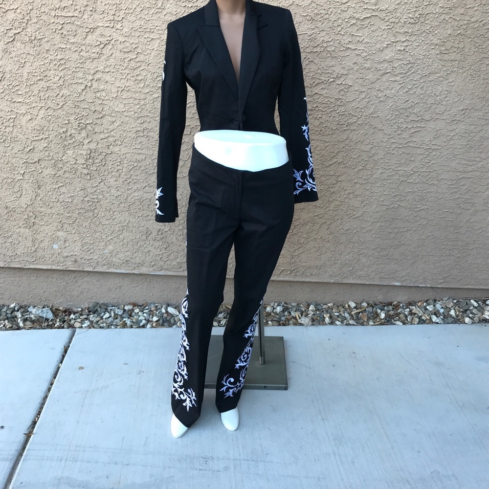 Cache Suit - Picture 2 of 7