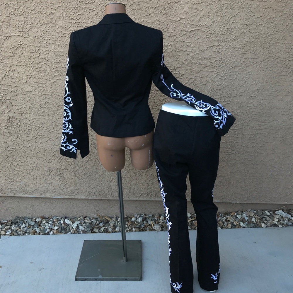 Cache Suit - Picture 4 of 7