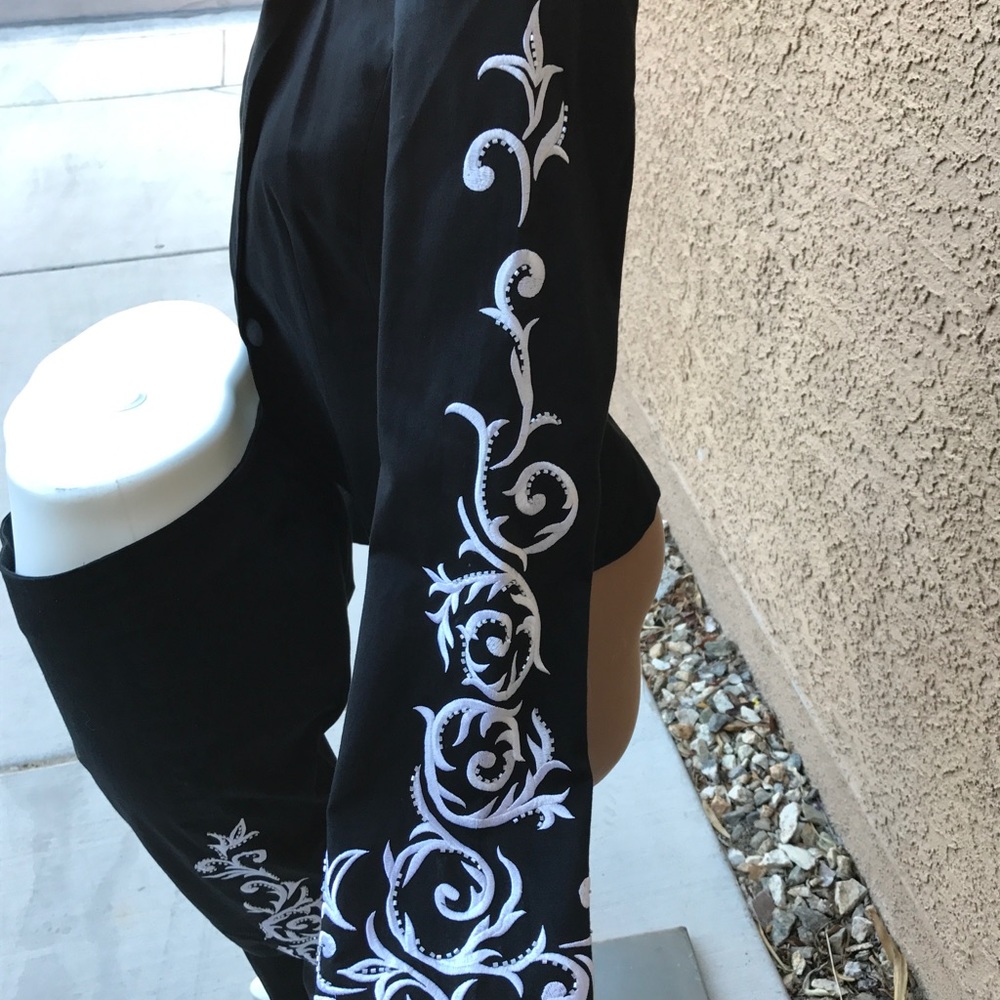 Cache Suit - Picture 6 of 7
