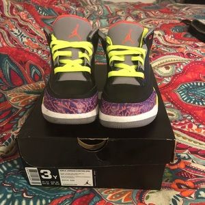 Jordan 3s size 3
