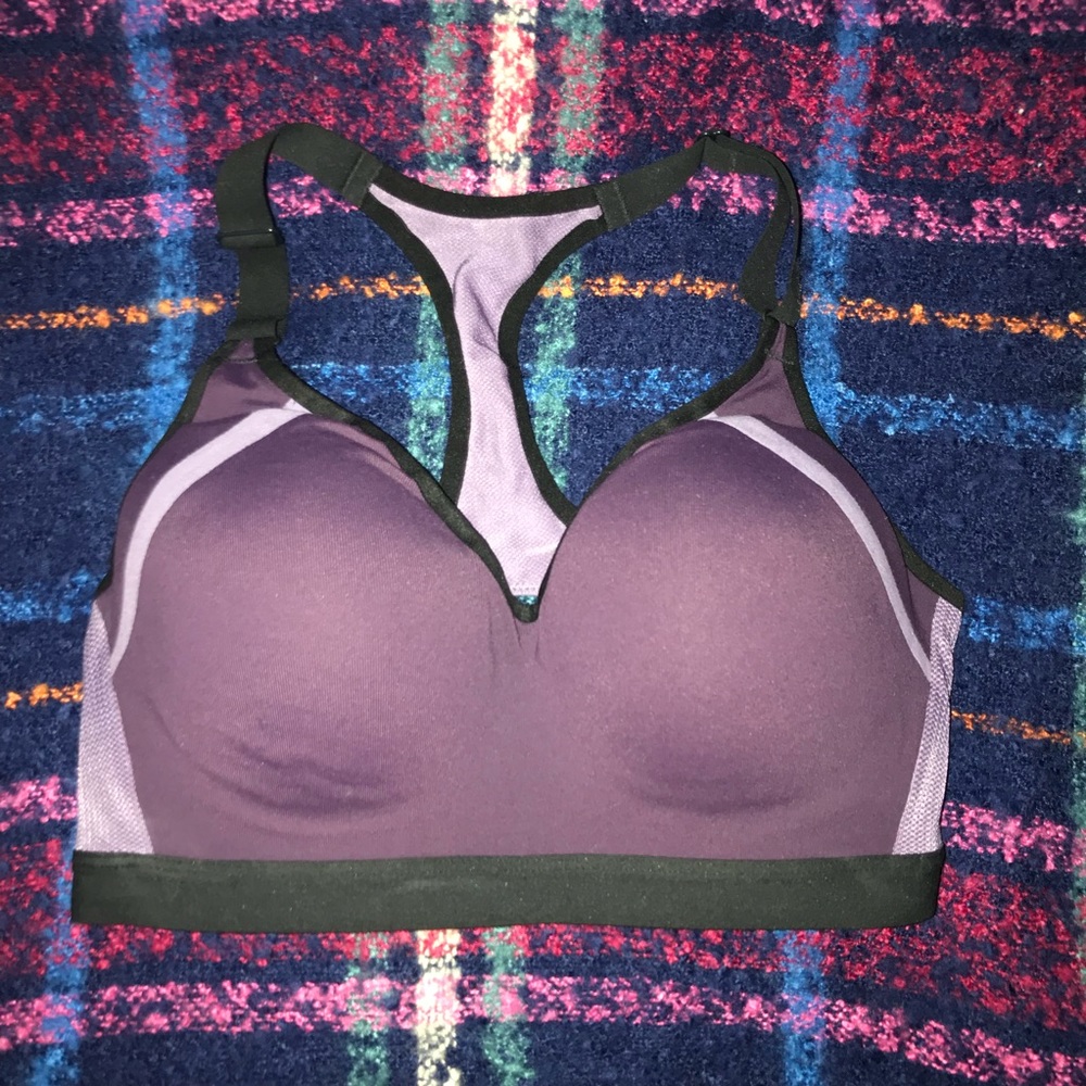 VS “incredible” sports bra