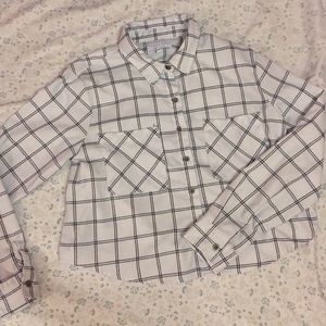 Striped button up shirt ⚪️⚫️